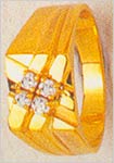 Code KJDRM 1104Gold 18 ktWeight 8 gmsDiamond 0.30 ct, click here to see large picture.