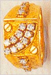 Code KJDRM 1109Gold 18 ktWeight 9 gmsDiamond 0.50 ct, click here to see large picture.