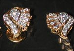 Code KJDT TP 135Gold 18 ktWeight 4.390 gmsDipc. 34Diamond 0.710 ctRs 19,181/-, click here to see large picture.