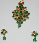 Code KJGJE 2613Emeralds Pendent Set, click here to see large picture.